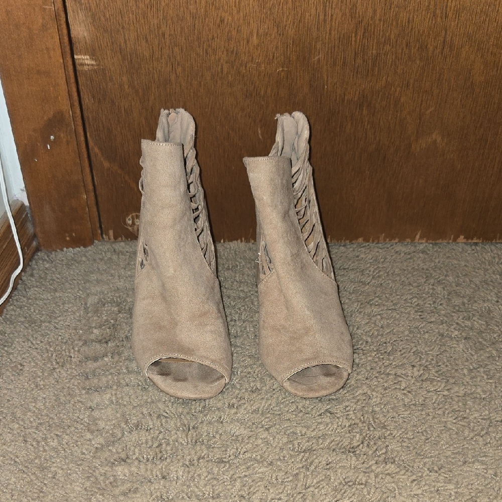 Qupid Tan Ankle Booties Suede Finish